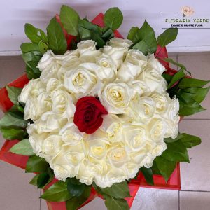 https://florariaverde.ro/wp-content/uploads/2022/03/Buchet-mare-trandafiri-albi-Floraria-Verde-cu-logo-300x300.jpg